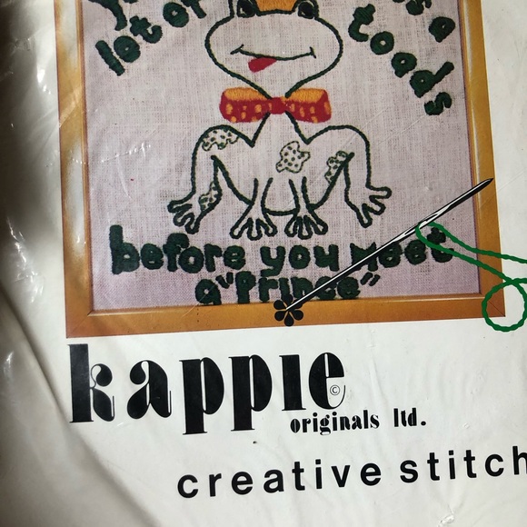 Vintage Kappie Originals Creative Stitchery 1976 “Kiss Toad” “10x10 - Picture 7 of 10